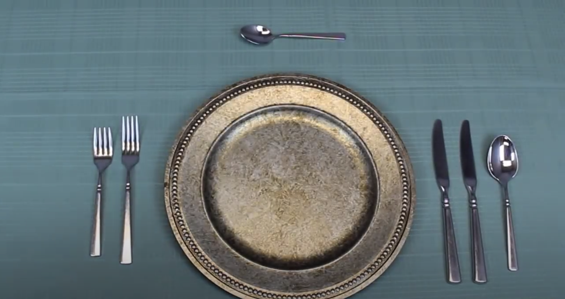 How to Set a Formal Dinner Table