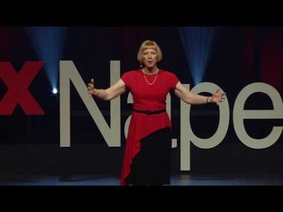 Reading minds through body language | Lynne Franklin | TEDxNaperville