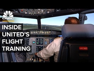 What It Takes To Become A Pilot — inside United's Simulator