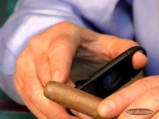 How to Cut a Cigar | Cigar Aficionado